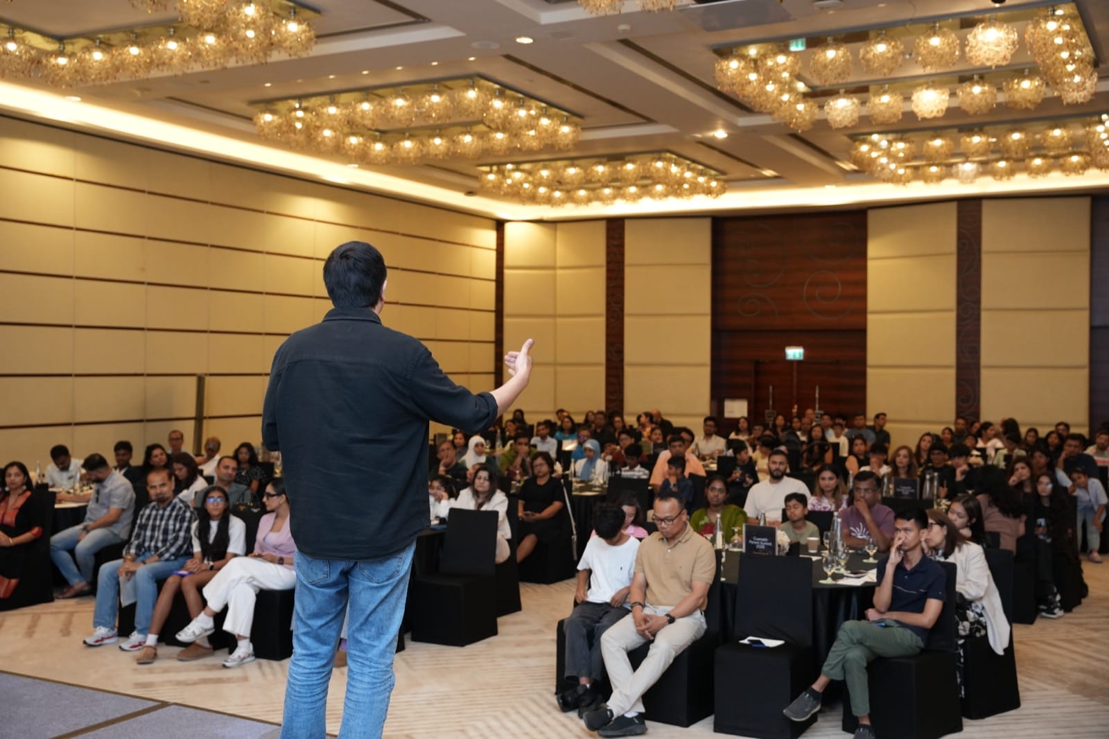 Manan Khurma delivering the keynote to parents and students at the Cuemath Parent Summit in Dubai
